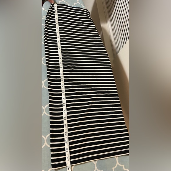 Old Navy - Women’s Pencil Skirt (NWT) - Picture 6 of 7